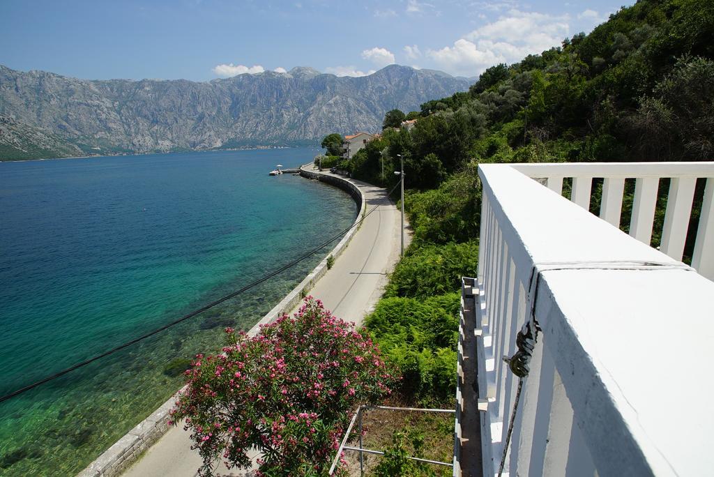 Penthouse Stoliv New Spa-Pool Villa Is Located 5M From The Sea, Exclusive Terrace,Private Jetty Wih Sunbeds, Pebble Beach, Secluded Location Total Area 375M2 At Your Disposal Kotor Exteriér fotografie