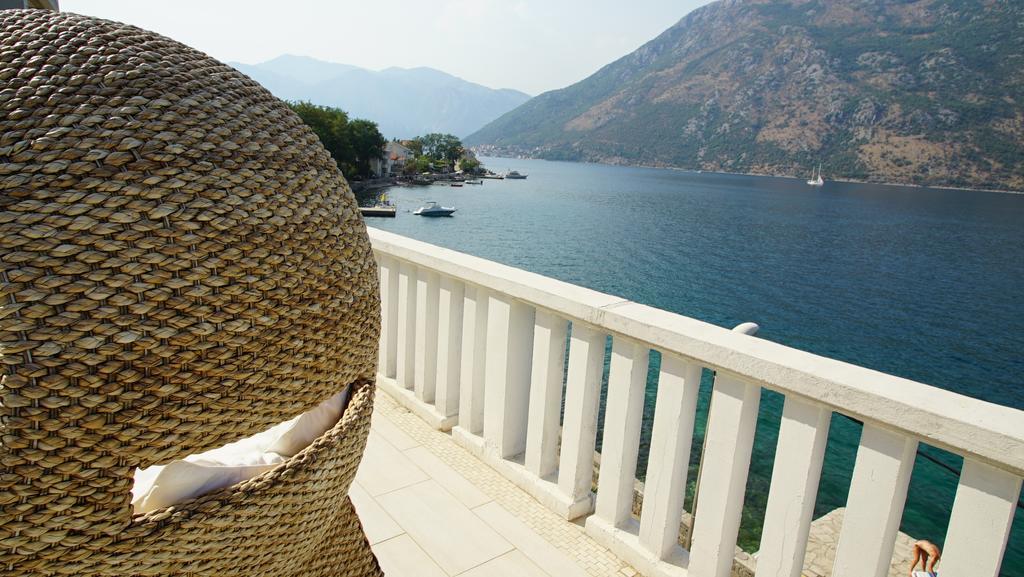 Penthouse Stoliv New Spa-Pool Villa Is Located 5M From The Sea, Exclusive Terrace,Private Jetty Wih Sunbeds, Pebble Beach, Secluded Location Total Area 375M2 At Your Disposal Kotor Exteriér fotografie