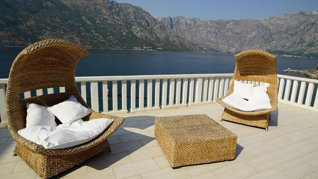 Penthouse Stoliv New Spa-Pool Villa Is Located 5M From The Sea, Exclusive Terrace,Private Jetty Wih Sunbeds, Pebble Beach, Secluded Location Total Area 375M2 At Your Disposal Kotor Exteriér fotografie