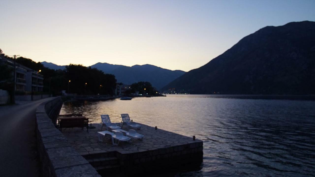 Penthouse Stoliv New Spa-Pool Villa Is Located 5M From The Sea, Exclusive Terrace,Private Jetty Wih Sunbeds, Pebble Beach, Secluded Location Total Area 375M2 At Your Disposal Kotor Exteriér fotografie